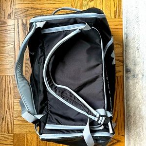 Perfect condition Under Armor Duffel Bag with backpack straps
